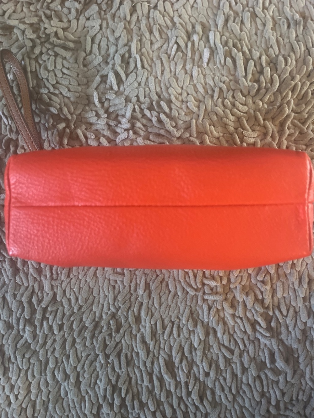 Michael Kors two-tone white and coral leather wristlet - Picture 3 of 6